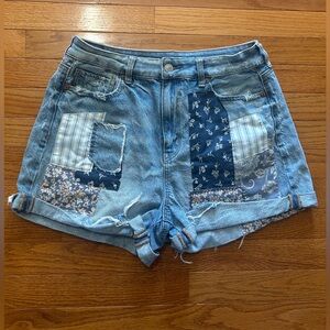 American Eagle Denim Jean Mom Shorts Size 10 Patchwork Rolled Cuffs Distressed